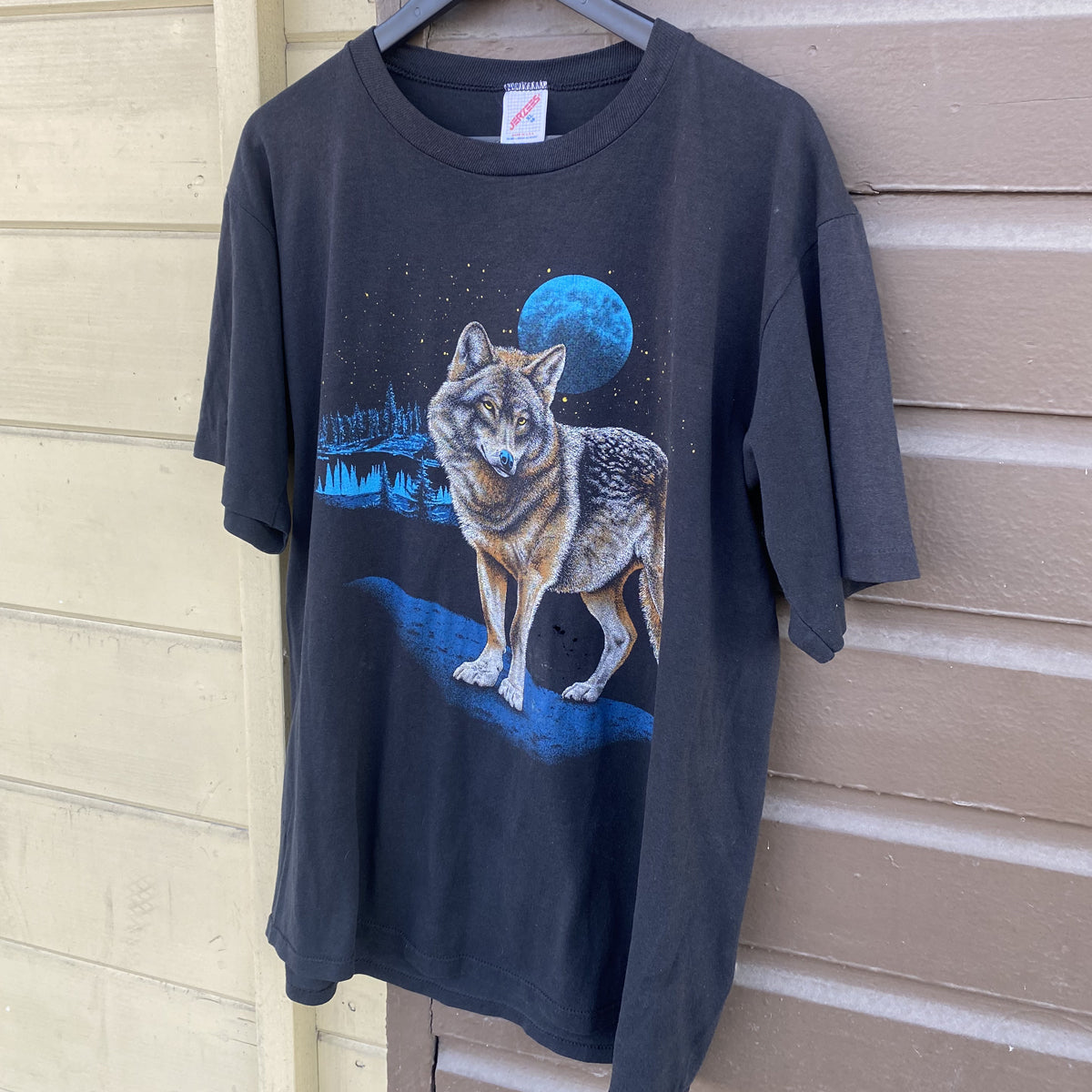 Vintage Wolf Tee